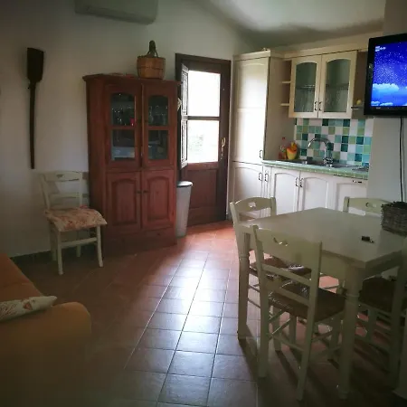Cala Sinzias Al Mare Вилла Вилласимиус